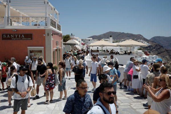 Υπερτουρισμός: Κραυγή αγωνίας από πολλές ευρωπαϊκές πόλεις – Τα νέα μέτρα