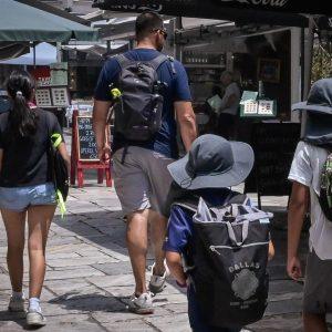 Καύσωνας: Έως τους 43 βαθμούς την Τρίτη – Πότε θα δροσίσει