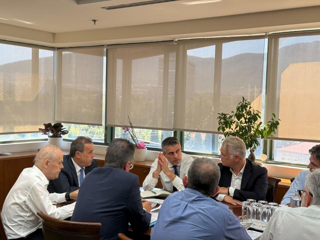 Υπουργείο Περιβάλλοντος: Σύσκεψη για το σχέδιο αποκατάστασης του δάσους στο Φενεό Κορινθίας