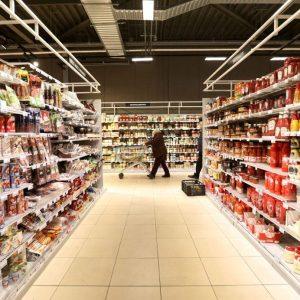 ΗΠΑ: Σε θέση «μάχης» ο κλάδος τροφίμων – Θέλει να αποφύγει τα νέα τιμολόγια Τραμπ