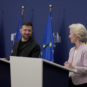Ουκρανία: Συνέντευξη Τύπου Φον ντερ Λάιεν-Ζελέσνκι – Επί ποδός η «Συμμαχία των Προθύμων»