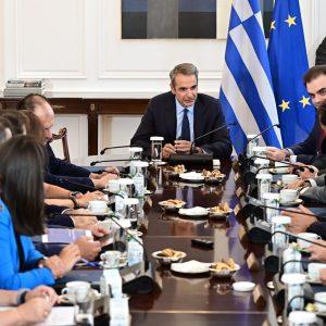 Υπουργικό συμβούλιο: Ευχολόγια Μητσοτάκη για «βελτίωση καθημερινότητας»