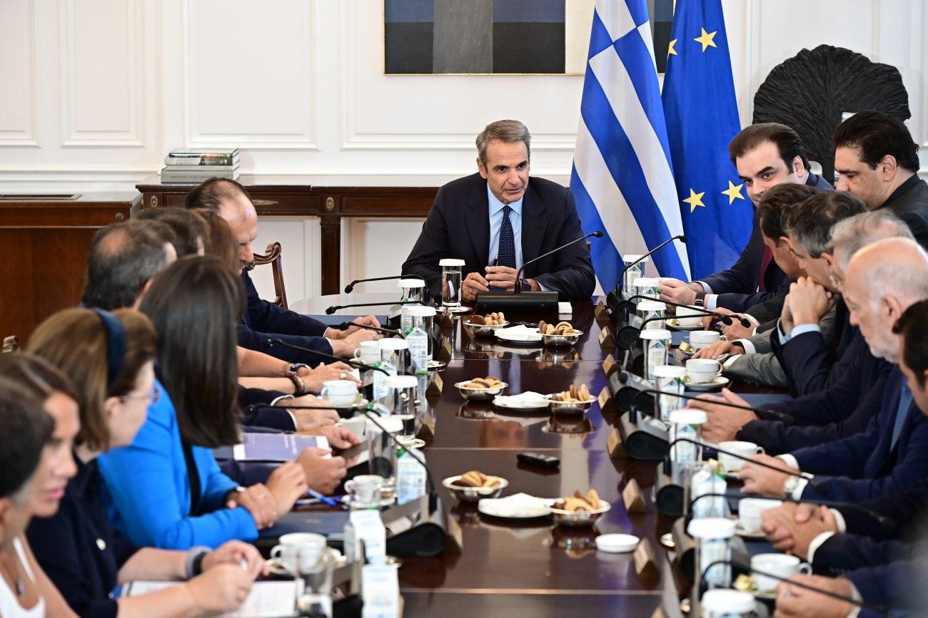 Υπουργικό συμβούλιο: Ευχολόγια Μητσοτάκη για «βελτίωση καθημερινότητας»