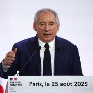 Γαλλία: Η διαχείριση του ελλείμματος θέτει σε δοκιμασία την κυβέρνηση Μπαϊρού