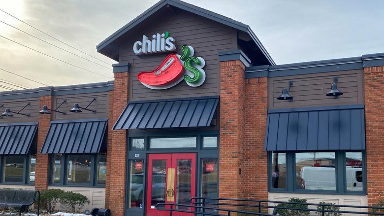 Chili’s: Η αλυσίδα που μοιράζει παχυλά μπόνους στο προσωπικό  