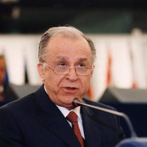 Πέθανε ο πρώην πρόεδρος της Ρουμανίας Ίον Ιλιέσκου