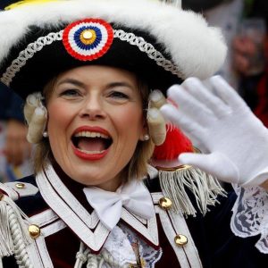 Γερμανία: Ποια είναι η αμφιλεγόμενη «βασίλισσα του κρασιού» που ηγείται του κοινοβουλίου