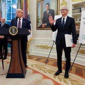 Apple: Ανακοίνωσε επενδύσεις 600 δισ. δολάρια στις ΗΠΑ