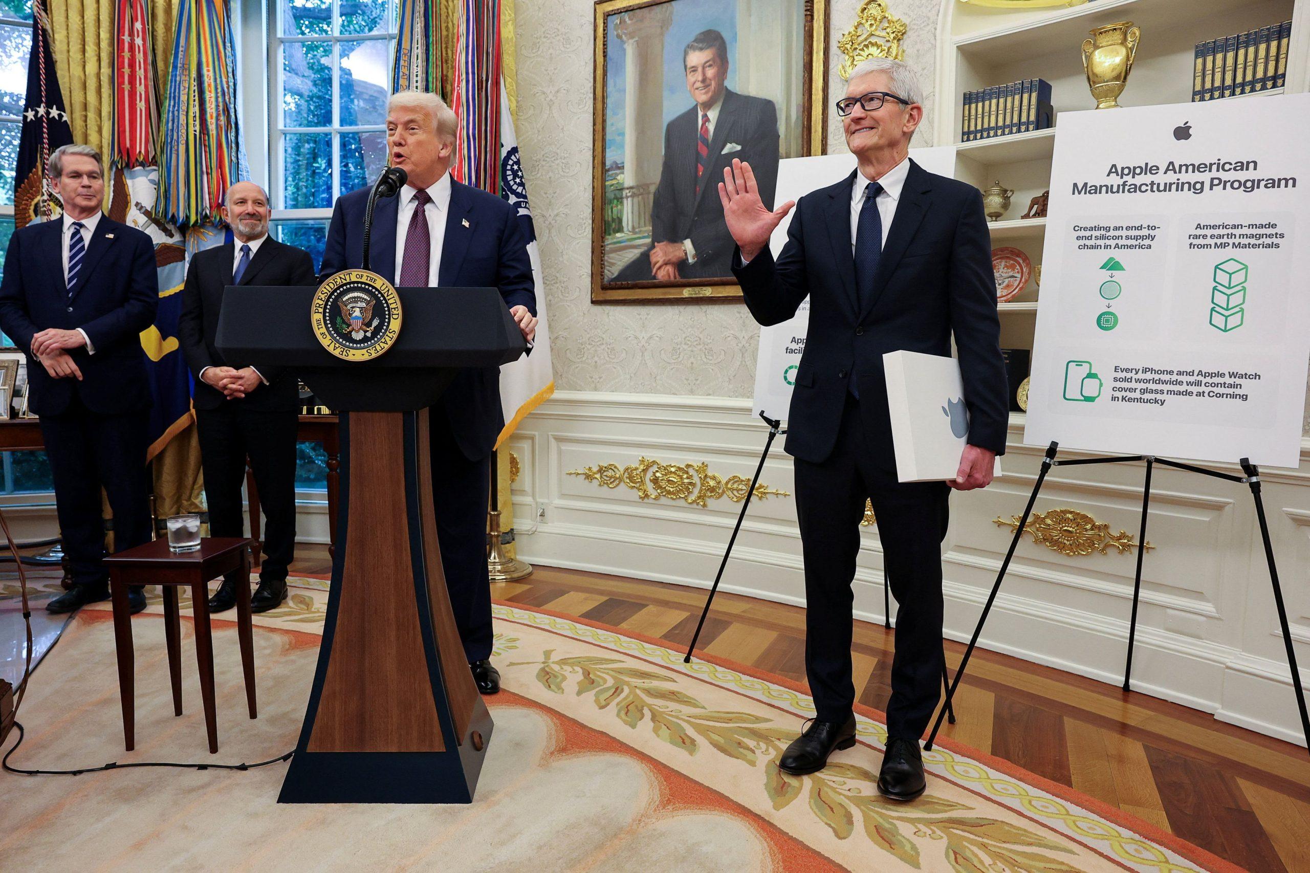 Apple: Ανακοίνωσε επενδύσεις 600 δισ. δολάρια στις ΗΠΑ