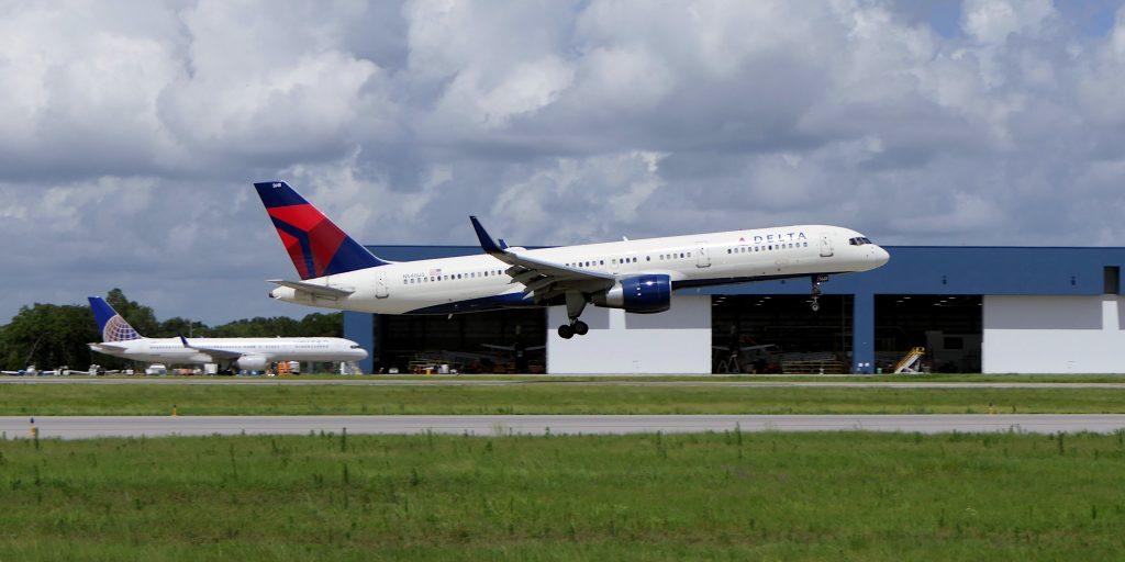 Delta – United: Στο «σκαμνί» για πώληση «καθισμάτων παραθύρου» χωρίς… παράθυρο