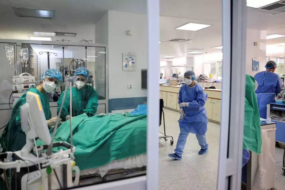 Greece’s Health Chief Calls for More Hospital Staff