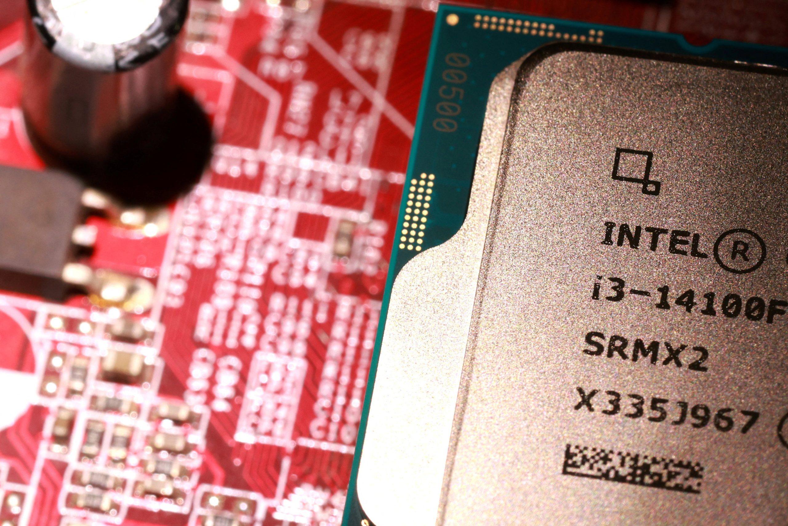 Intel: Συνομιλίες με μεγάλους επενδυτές για αύξηση μετοχικού κεφαλαίου