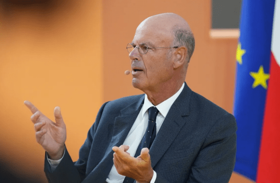 Λομπάρ (Γαλλία): Δεν υπάρχει κίνδυνος χρηματοπιστωτικής κρίσης