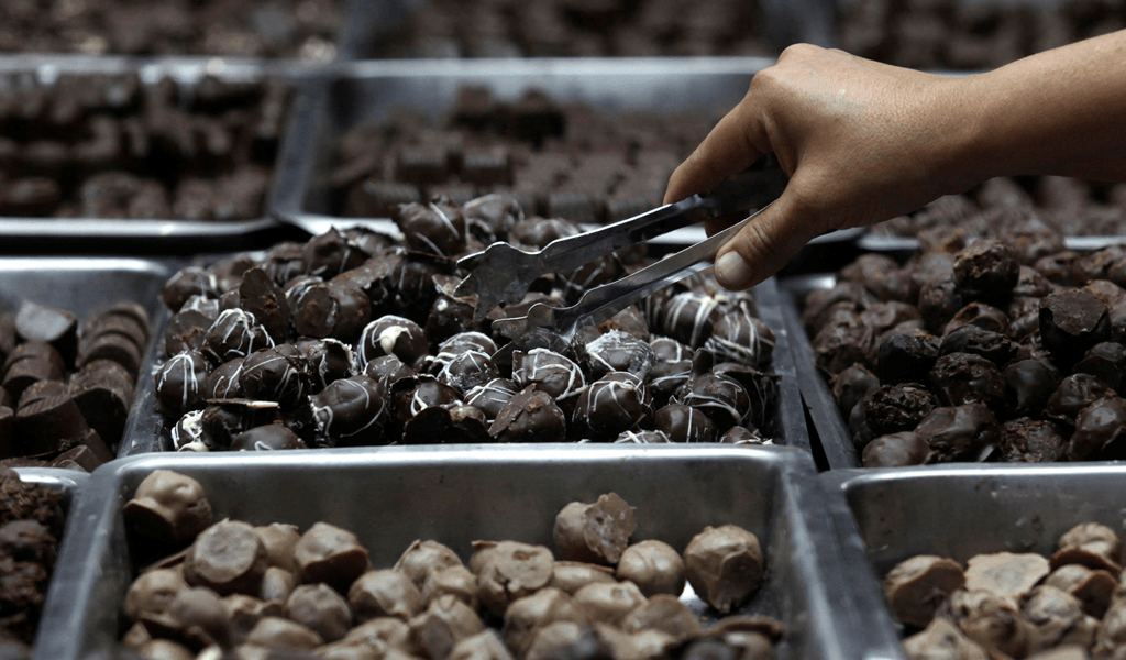 Κακάο: Η τιμή του πέφτει αλλά η σοκολάτα ειναι ακόμα ακριβή