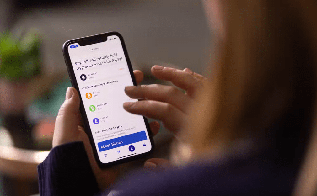 PayPal: Πώς «μπλόκαρε» τις ευρωπαϊκές τράπεζες