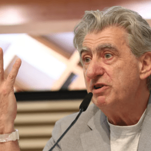 Swatch: Καλεί την πρόεδρο της Ελβετίας να τα βρει με τον Τραμπ για τους δασμούς