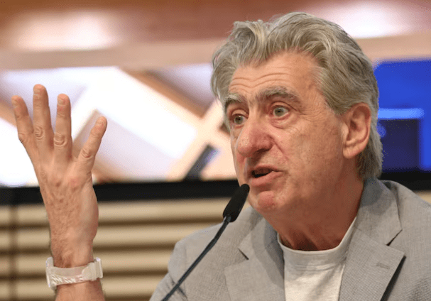 Swatch: Καλεί την πρόεδρο της Ελβετίας να τα βρει με τον Τραμπ για τους δασμούς