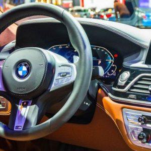 BMW: Συνεργάζεται με κινεζικές εταιρίες στους τομείς των μπαταριών αυτοκίνησης