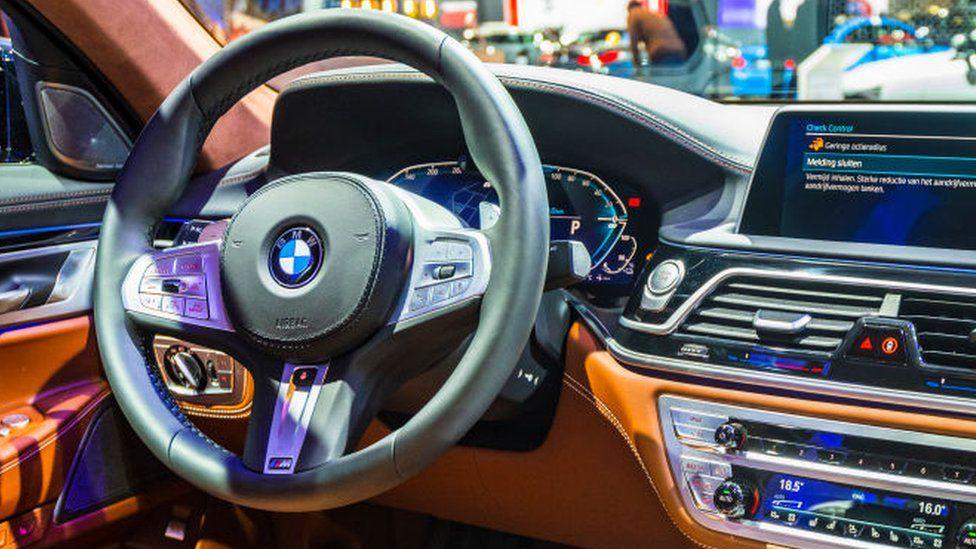 BMW: Συνεργάζεται με κινεζικές εταιρίες στους τομείς των μπαταριών αυτοκίνησης