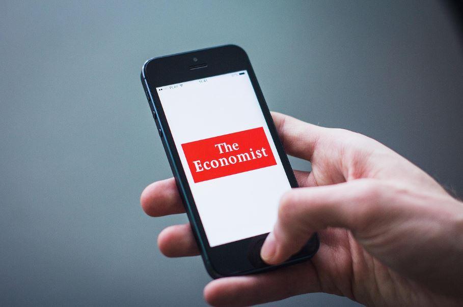 The Economist: Προς πώληση το 20% των μετοχών που κατέχει η Lynn Forester de Rothschild