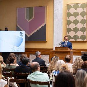 Bank of Greece Pushes for Mandatory Financial Literacy in Schools