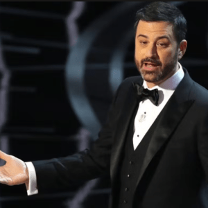 ABC: «’Εδιωξε» τον Τζίμι Κίμελ λόγω σχολίων για τον Τσάρλι Κερκ
