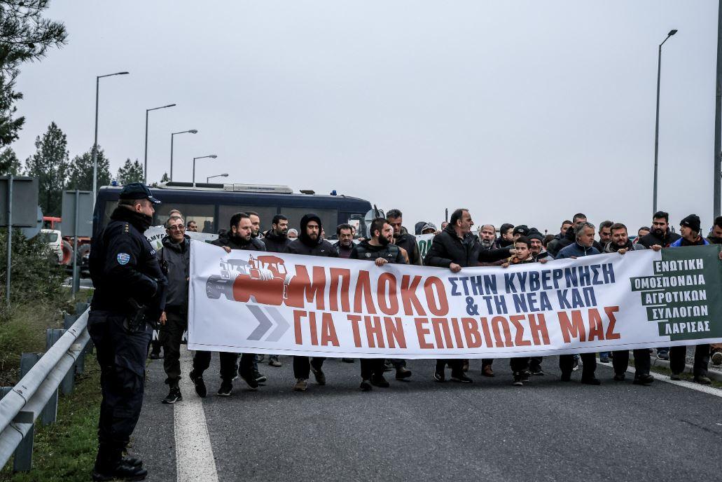 Αγρότες: Κλιμακώνουν τις κινητοποιήσεις στη Θεσσαλία