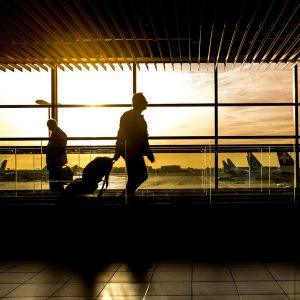 Μεταφορές: Αυξάνεται το μερίδιο των αερομεταφορών στην ΕΕ – Πού κυριαρχεί το ΙΧ
