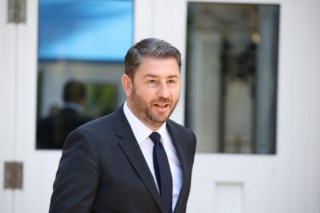 ΠΑΣΟΚ: Σε δύσκολη θέση η κυβέρνηση με τον Ανδρουλάκη να επιμένει στις υποκλοπές