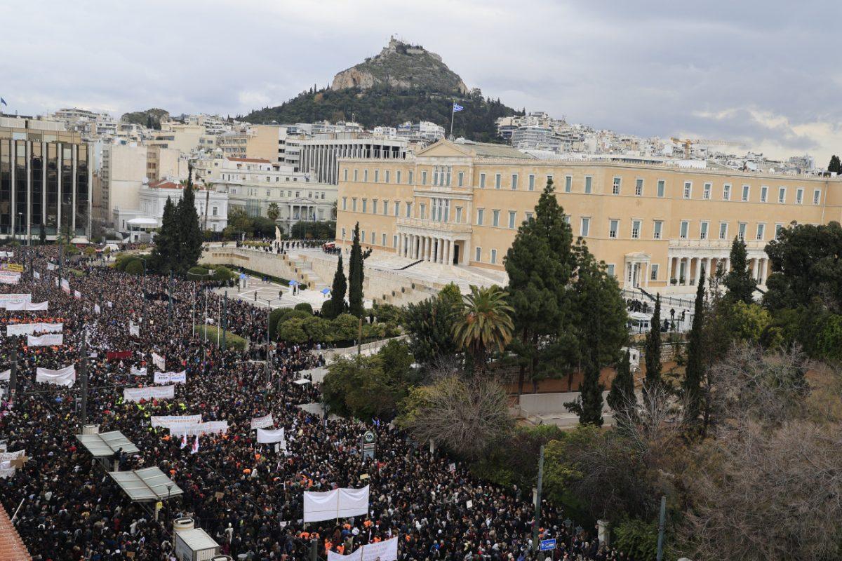 Πανελλαδική απεργία κατά του εργασιακού νομοσχεδίου