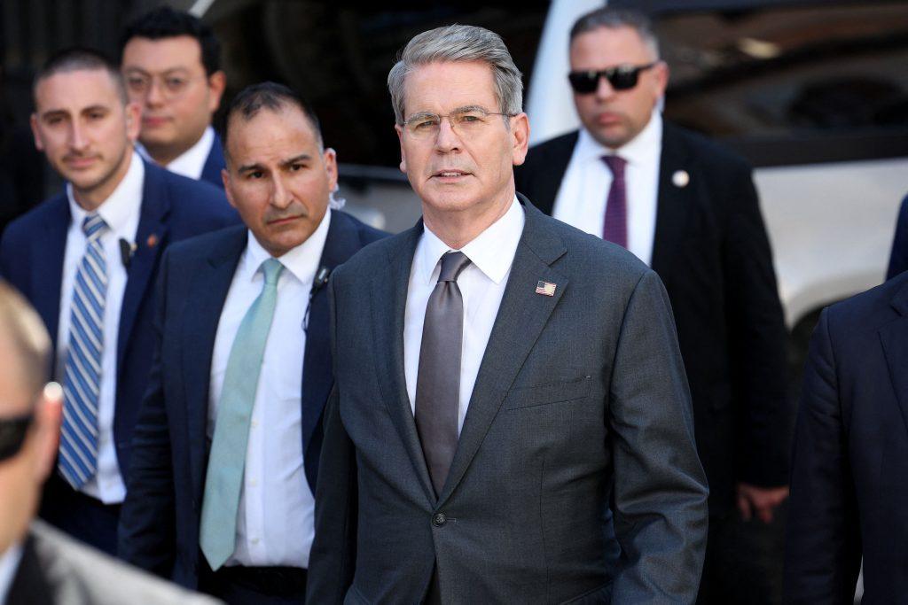 Μπέσεντ: Οι ΗΠΑ δεν έχουν παρέμβει στο γιεν