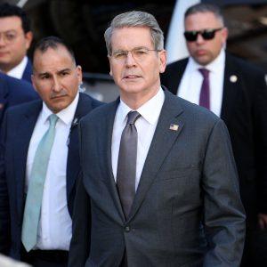 Μπέσεντ: Οι ΗΠΑ δεν έχουν παρέμβει στο γιεν