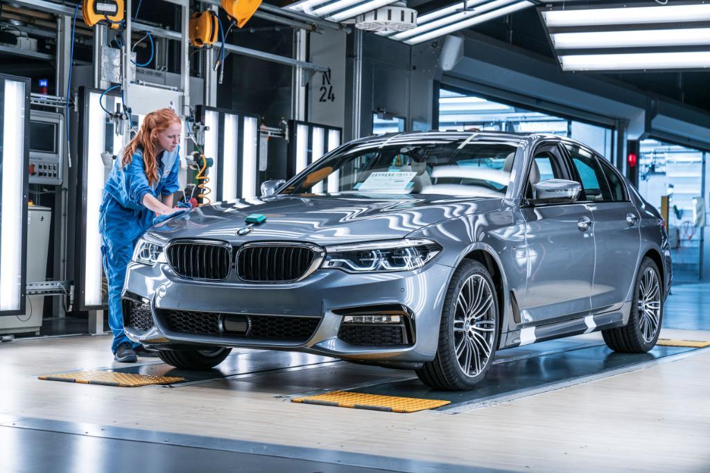 BMW: Τα «superbrain» ηλεκτρικά οχήματα που αμφισβητούν την κυριαρχία των Κινέζων