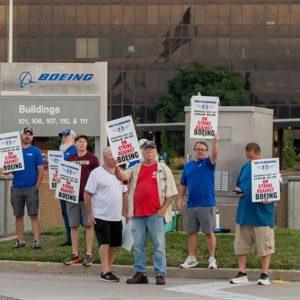 Boeing Defense: Σχεδιάζει να αντικαταστήσει απεργούς εργαζομένους με νέες προσλήψεις