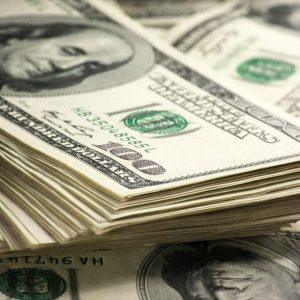 Δολάριο: Υποχωρεί με το βλέμμα στο ενδεχόμενο shutdown