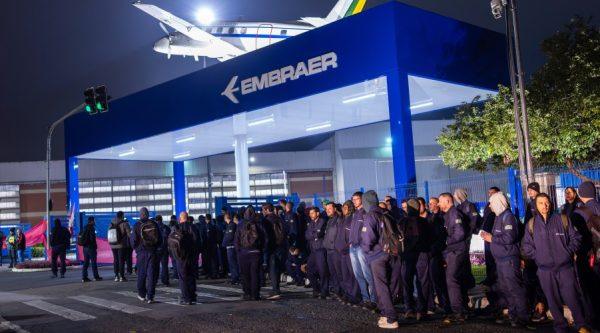 Embraer: Απεργία διαρκείας των μεταλλεργατών απειλεί τον κατασκευαστή αεροπλάνων της Βραζιλίας