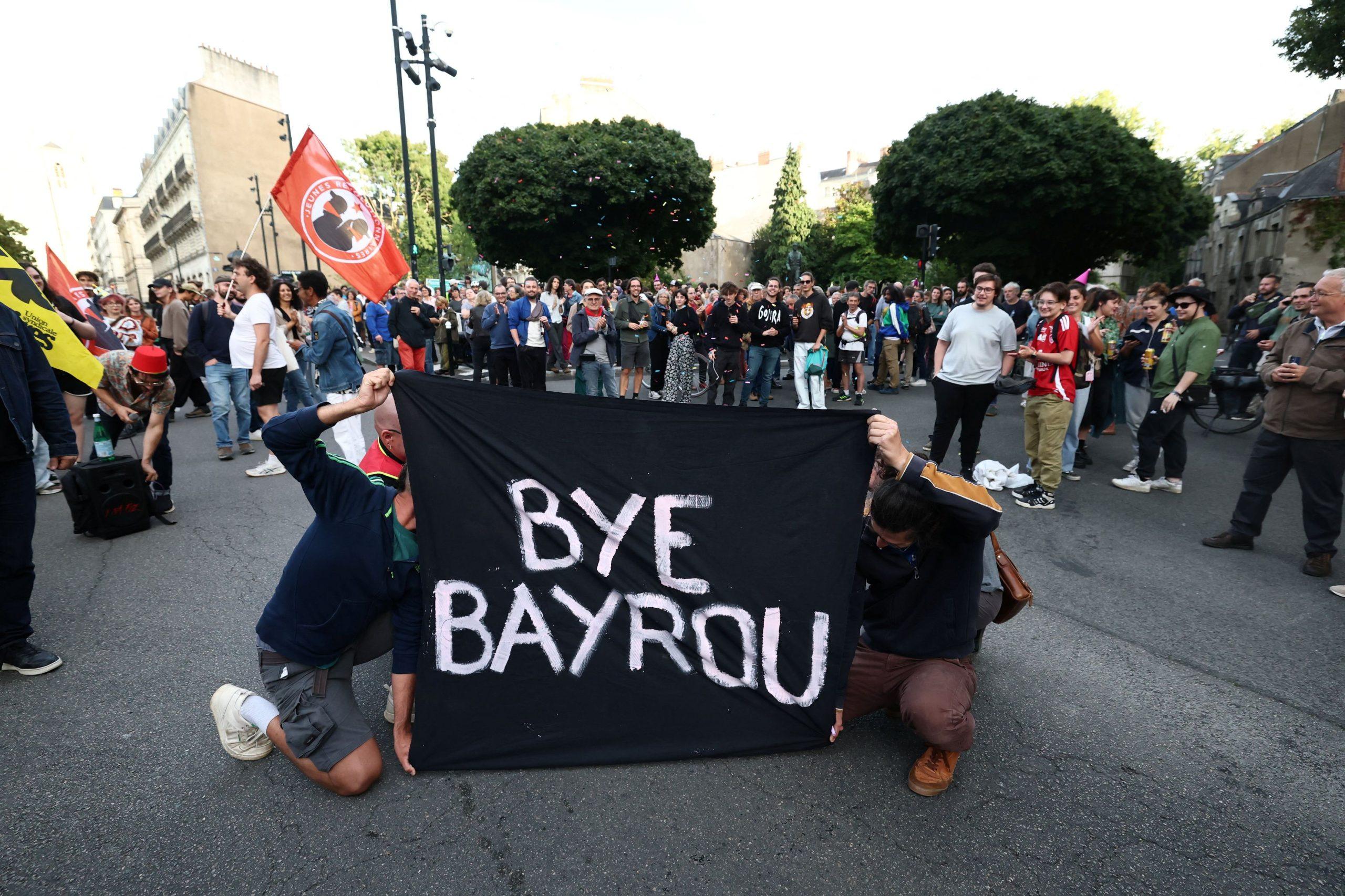 Γαλλία: «Έπεσε» ο Μπαϊρού, νέο πρωθυπουργό «ψάχνει» ο Μακρόν