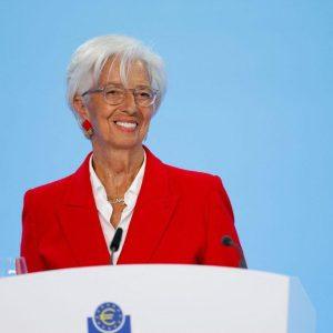 Λαγκάρντ για Γαλλία: Η πτώση οποιασδήποτε κυβέρνησης της Ευρωζώνης θα ήταν «ανησυχητική»