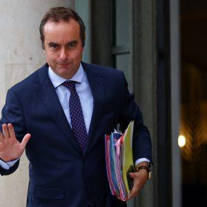 Γαλλία: Ο Λεκορνί αποκλείει την φορολόγηση των πλουσίων