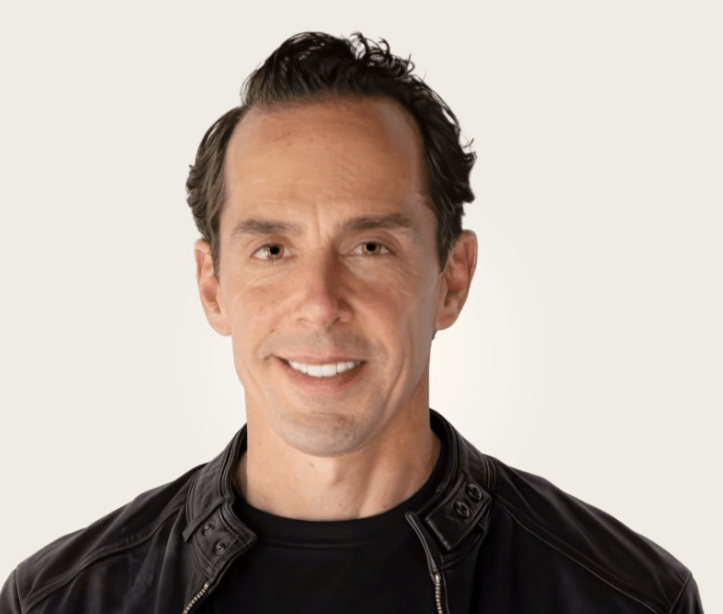 OpenAI: Προσέλαβε τον πρώην CFO της xAI
