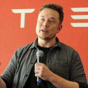 Ιλον Μασκ: Στα χέρια του μετοχές της Tesla αξίας περίπου 1 δισ. δολαρίων
