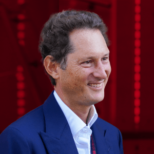Ferrari: Λύνει τη φορολογική διαμάχη με συμφωνία, ο πρόεδρός της Τζον Έκλαν