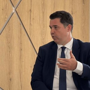 89η ΔΕΘ – OT FORUM – Κοντογεώργης: Σοβαρή στήριξη στη μεσαία τάξη και την οικογένεια