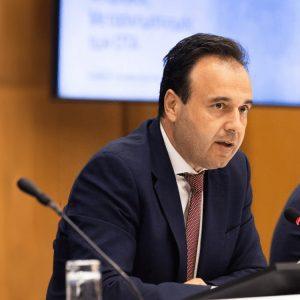 Παπαστεργίου: Τέλος τα ταξίδια με τις παλιές ταυτότητες, πότε λήγουν