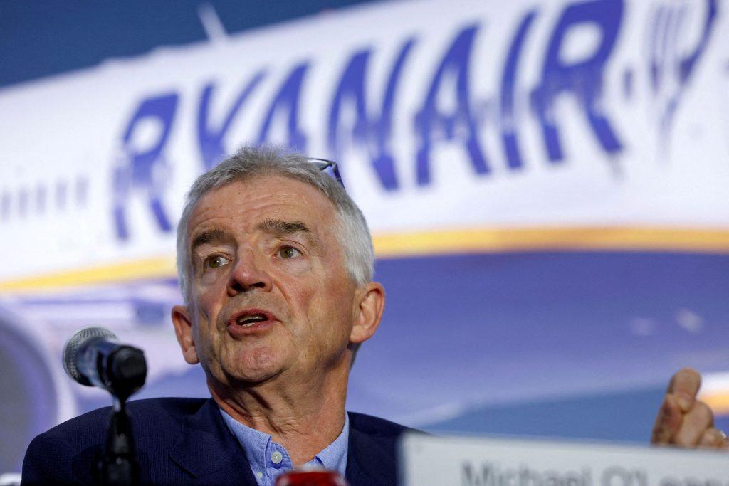 Ryanair: Γιατί «κόβει» δρομολόγια στην Ισπανία