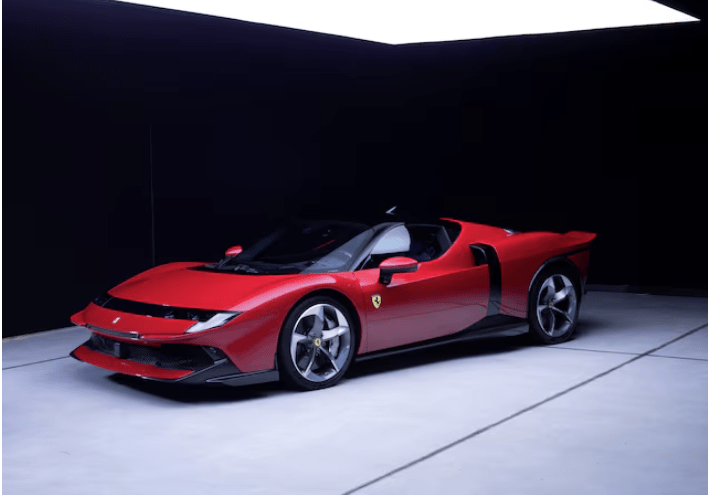 Ferrari: Αναπολεί το πνεύμα της δεκαετίας του 1980 με τη νέα υβριδική 849 Testarossa