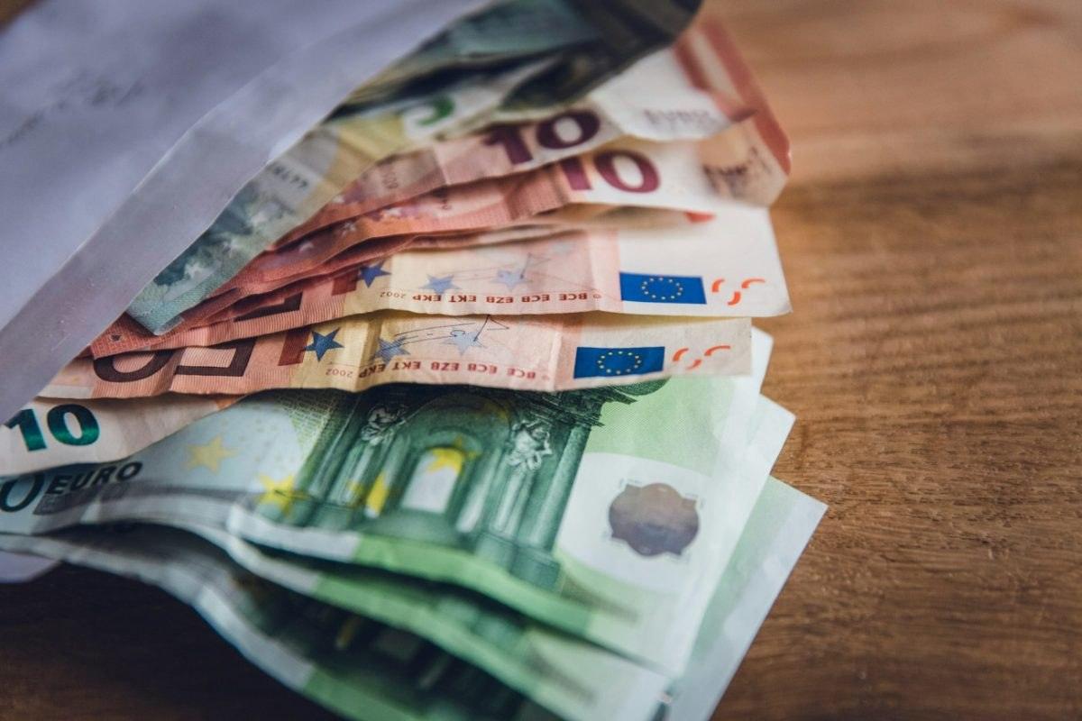 Greek Household Wealth Grew 5.7% in 2024