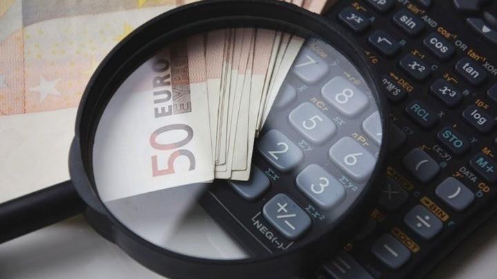 Ληξιπρόθεσμα χρέη: Πόσα χρωστάει σε ιδιώτες και προμηθευτές