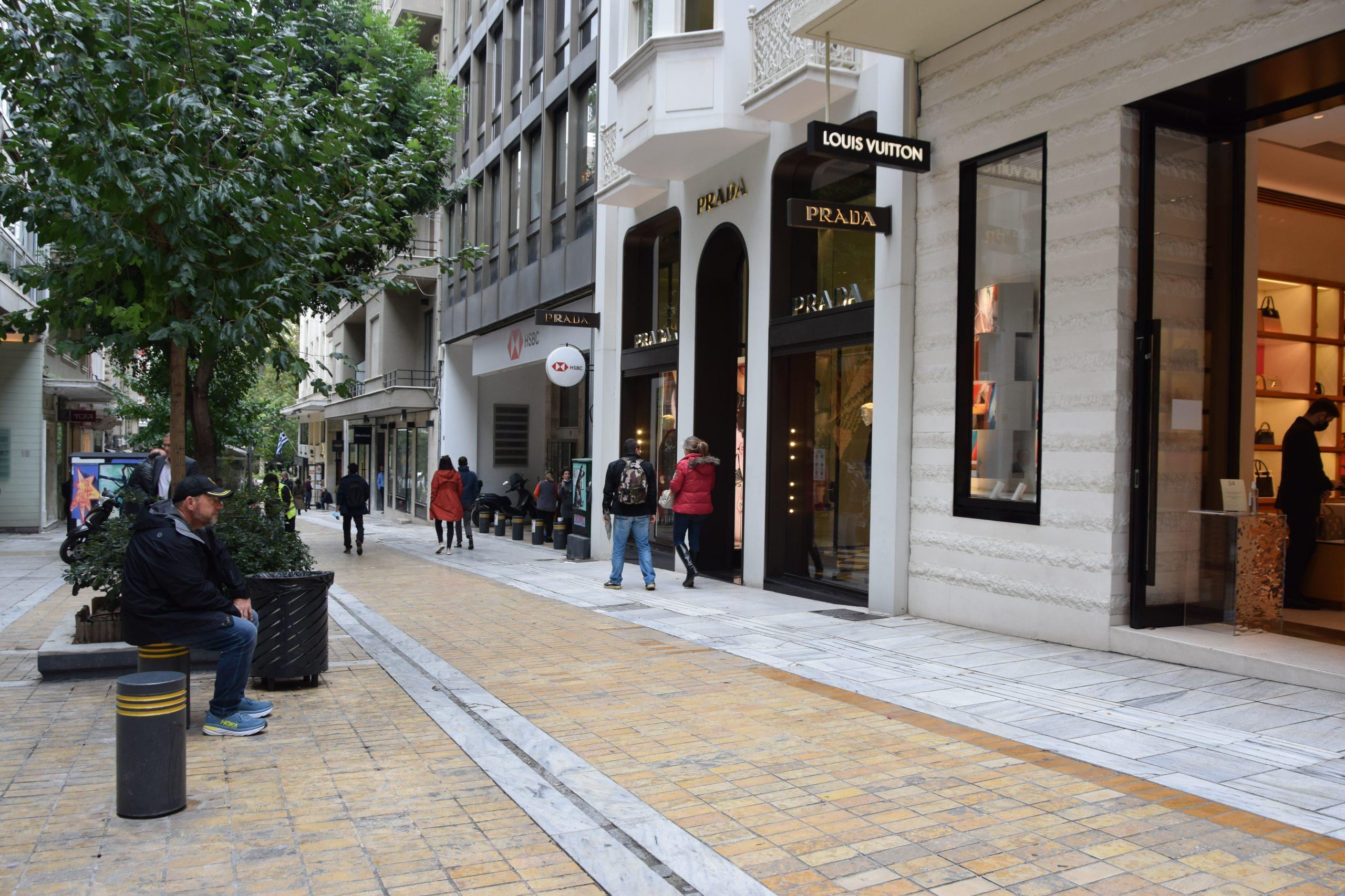 Louis Vuitton – Prada – Hermès: Τι ψάχνουν Έλληνες και ξένοι στη «χρυσή» Βουκουρεστίου