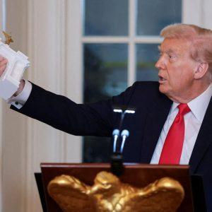 ΗΠΑ: Οι… «Βερσαλλίες» του Τραμπ και μυστικός δείπνος με μεγιστάνες